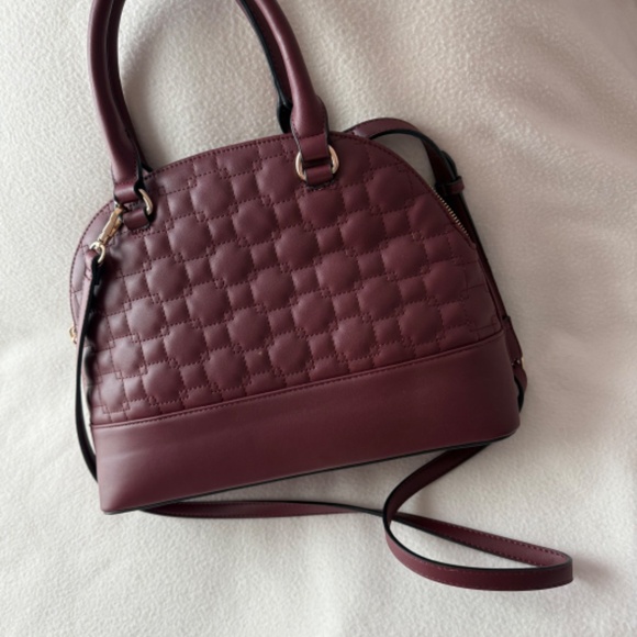 Anne Klein Convertible Handbag NWOT BURGUNDY COLOR! - Picture 2 of 5